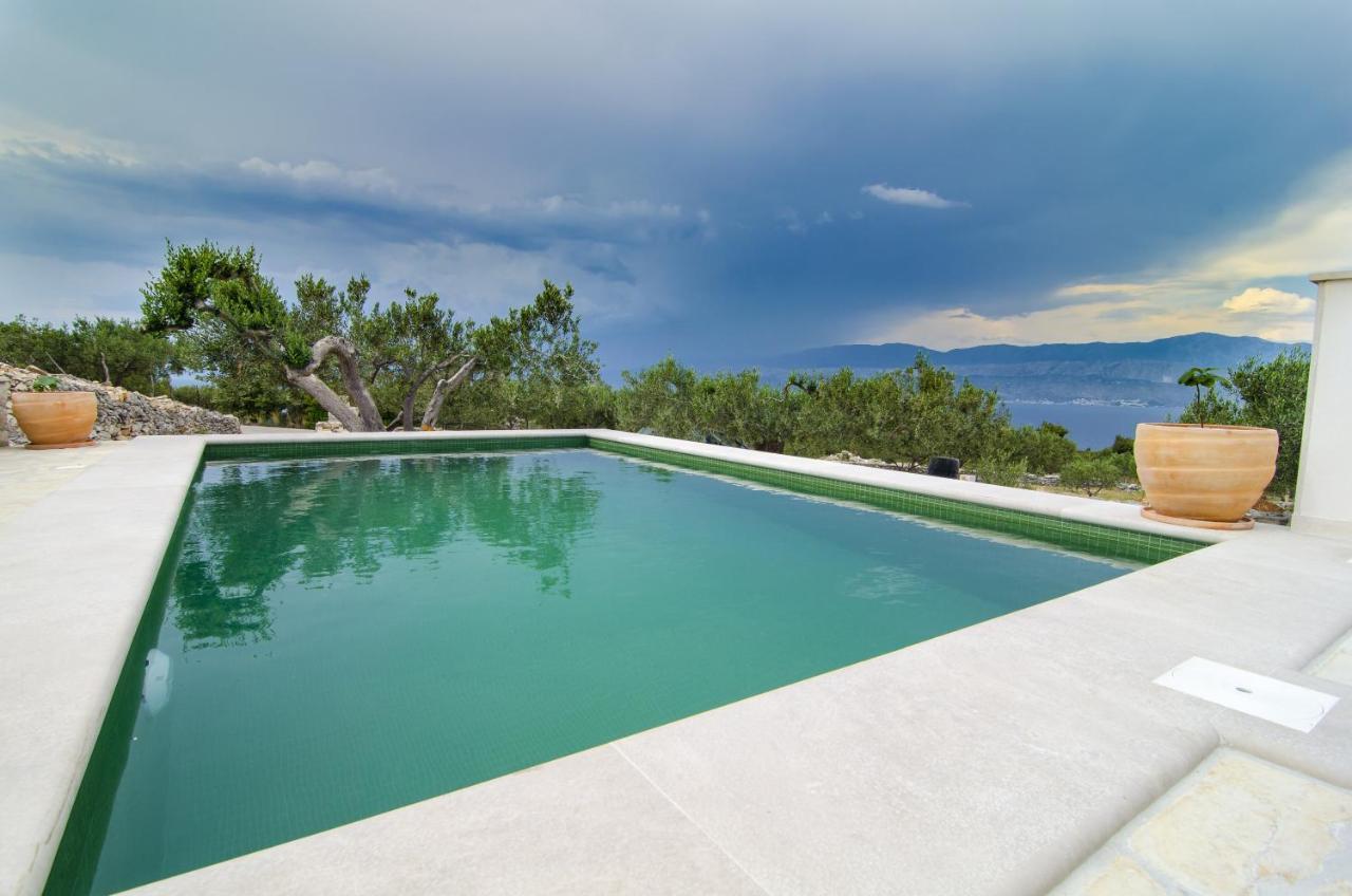 Holiday Home Bliss Splitska Exterior foto