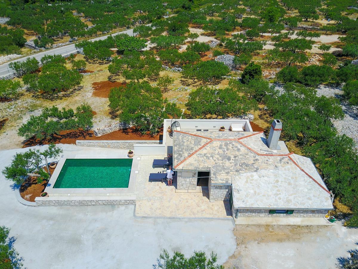 Holiday Home Bliss Splitska Exterior foto