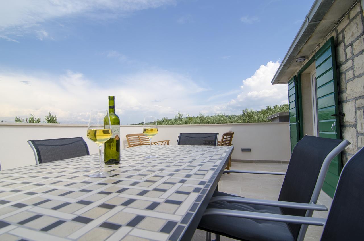 Holiday Home Bliss Splitska Exterior foto