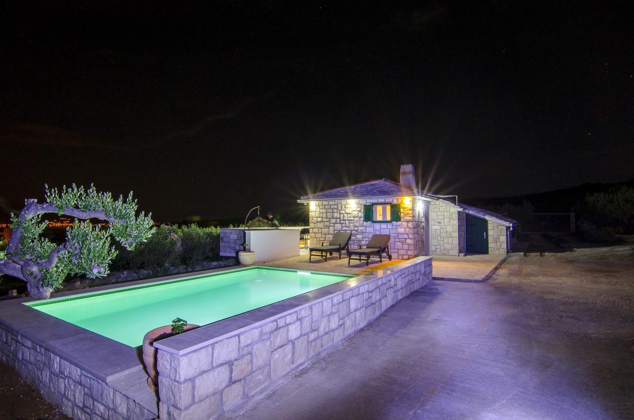 Holiday Home Bliss Splitska Exterior foto